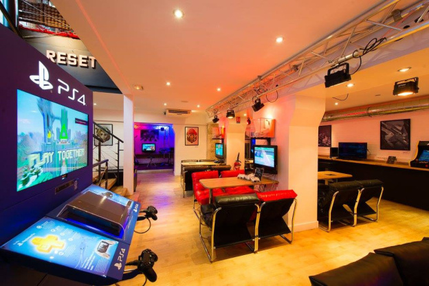 Ouverture du Reset Bar à Paris