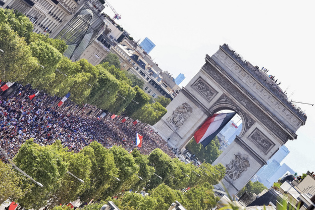 Défilé de l'Equipe de France sur les Champs, retour en images