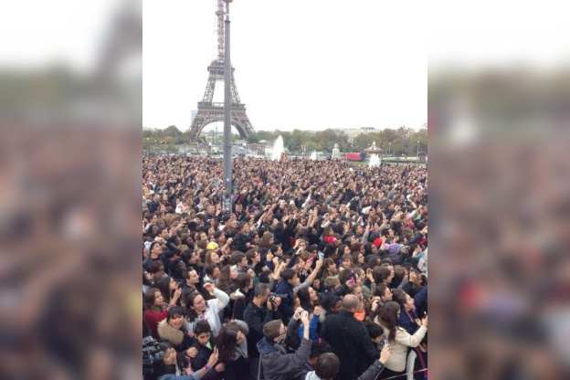 Le flashmob géant Gangnam Style de Cauet avec Psy au Trocadéro