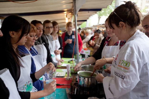 Les cours de cuisine gratuits sur les marchés parisiens