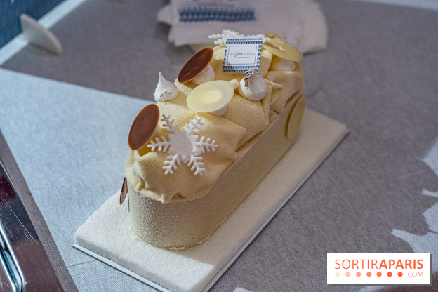 La Bûche de Noël poire et Anis d'Une Glace à Paris 2023