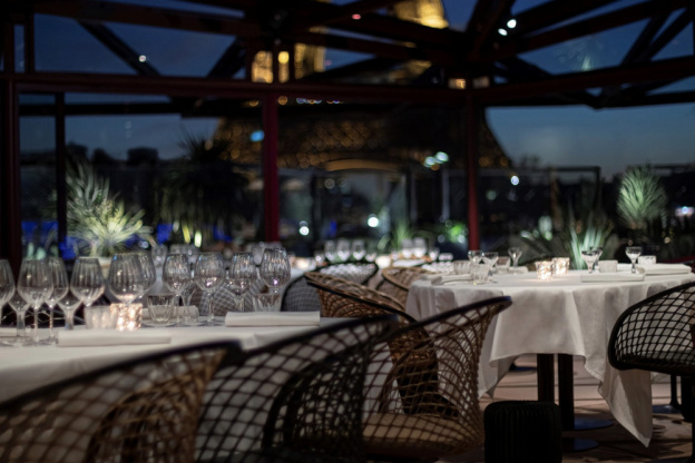 Réveillon du Nouvel An 2024 au restaurant Les Ombres 