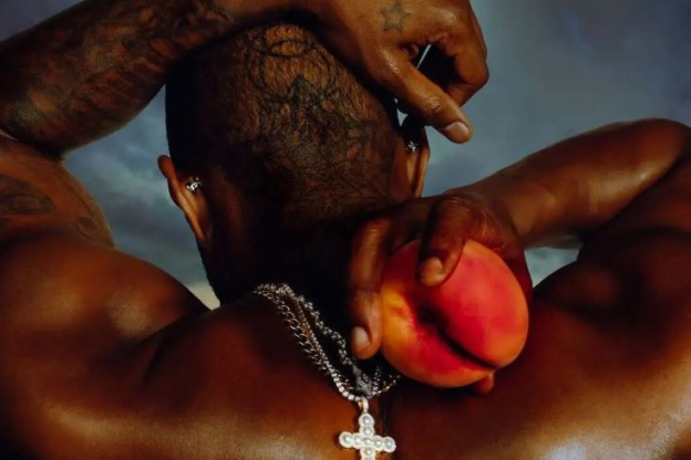 Super Bowl : Usher a enflammé le show de la mi-temps en célébrant 30 ans de carrière 