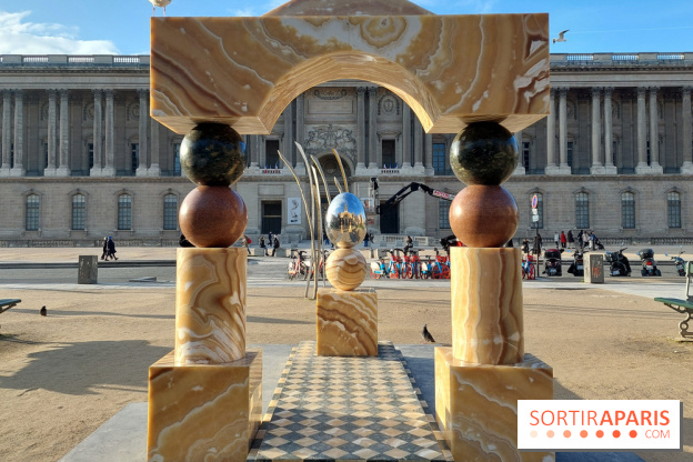 Paris : quel est ce portail monumental installé sur la place du Louvre ?