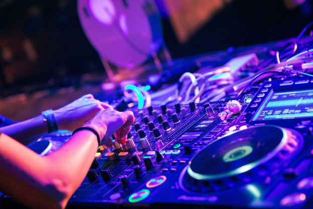 Techno Parade : origine et histoire de l'incontournable rendez-vous festif et électro à Paris