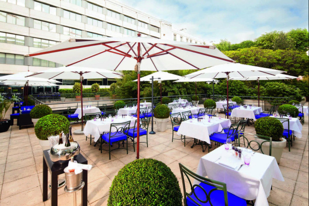 Mövenpick Paris Neuilly dévoile sa terrasse et son barbecue pour l’été