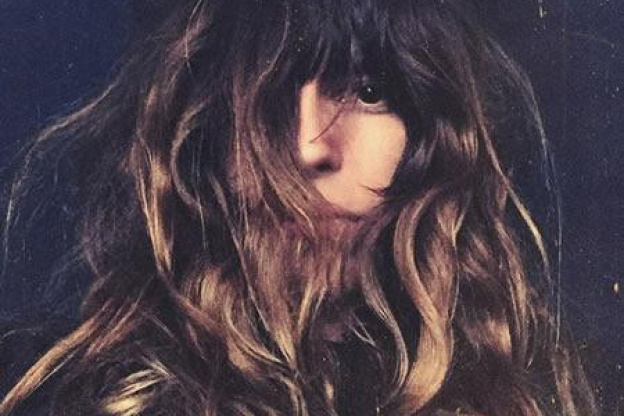 Lou Doillon en showcase à la Fnac Saint Lazare