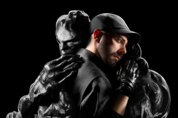 Woodkid en concert à La Seine Musicale de Boulogne-Billancourt en novembre 2021