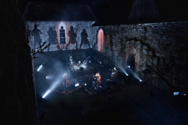Tuska Utopia : Apocalyptica en concert virtuel dans les ruines d'une église en Finlande
