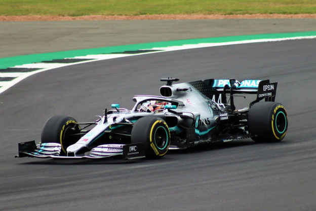 Formule 1: Hamilton remporte le Grand Prix de Turquie et égale Schumacher avec un 7e titre mondial