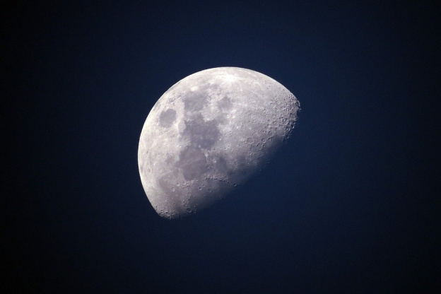 Espace : un milliardaire japonais offre huit tickets pour un voyage autour de la Lune