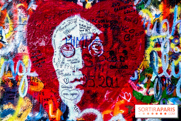 Paris : le mythique mur Lennon s'installe devant le Panthéon