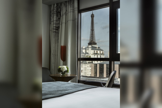 L'hôtel Le Parisis, une sublime adresse avec vue sur la Tour Eiffel