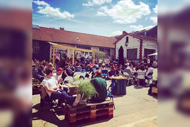 Les Appie Hours sur la terrasse du Sonnenkönig à Saint-Ouen