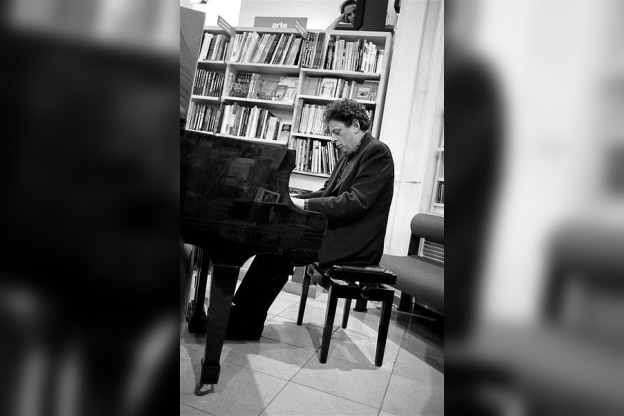 Mini-concerts de Philip Glass au musée d'art et d'histoire du Judaïsme