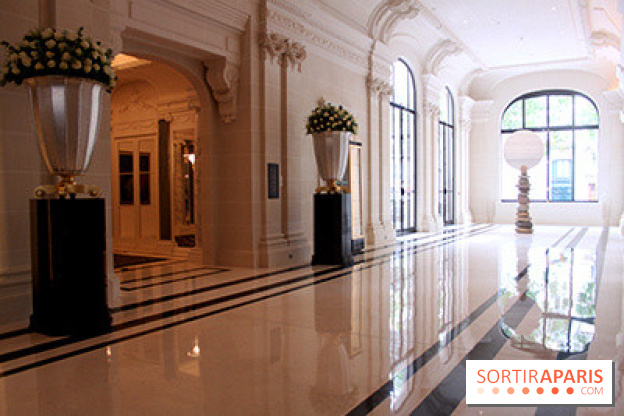 Peninsula : palace, rooftop