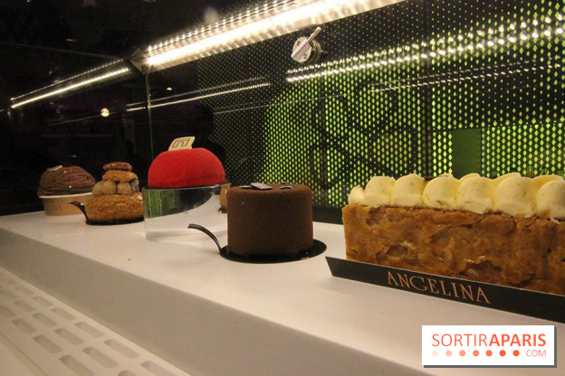 Le Café Renault sur les Champs