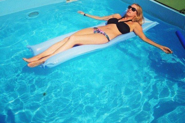 Le Playtime : la péniche terrasse piscine !