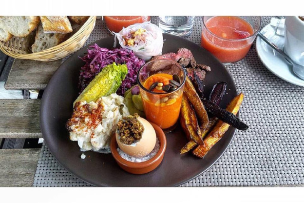 Le Playtime : la péniche terrasse piscine !