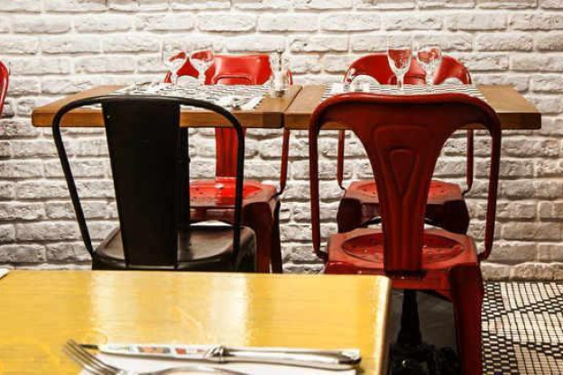 Moutarde Street Saint Michel