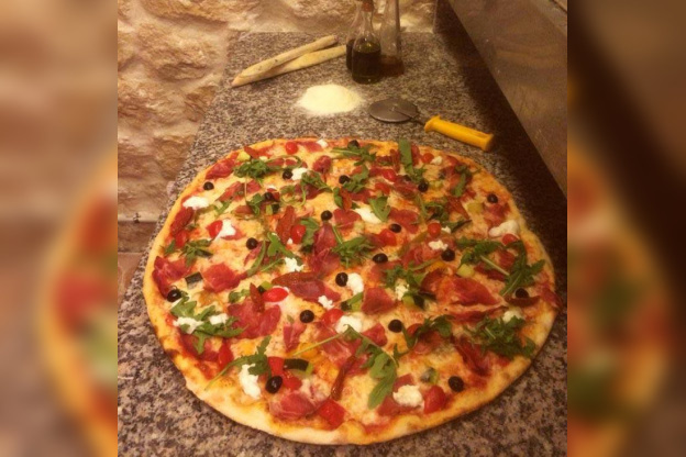 Papelli : on a testé la plus grande pizza de Paris ! 