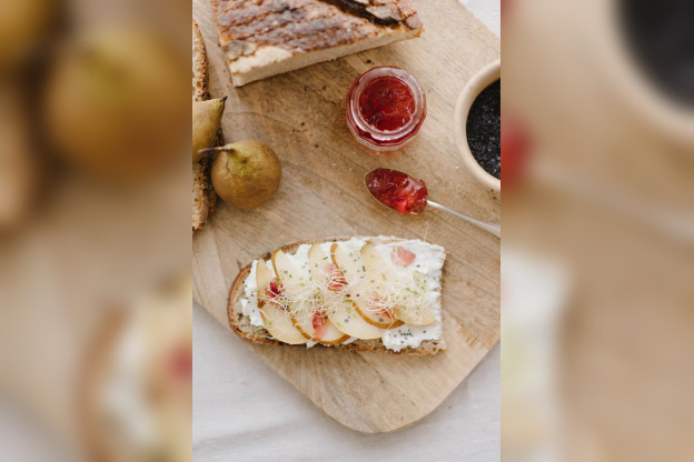 Accords confits de fleurs et chèvre au Renaissance Paris Arc de Triomphe