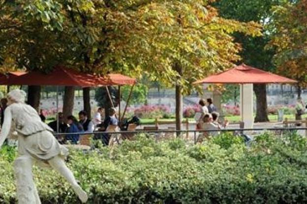 Le Café Diane au Jardin des Tuileries