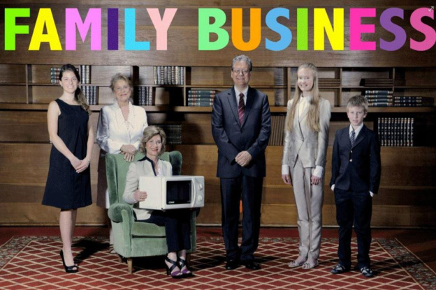 Family Business investit le Chalet Society