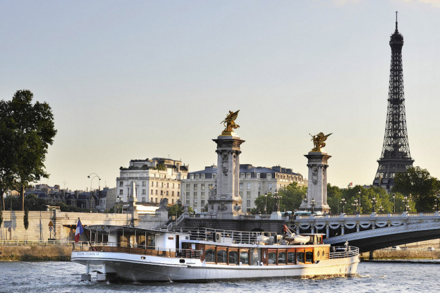 Une cure de jouvence pour le bateau restaurant Don Juan II