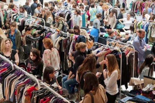 Vide-dressing dans le Marais par Violette Sauvage