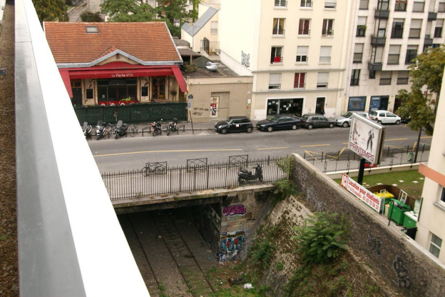 Vue balcon chambre sur le bar de la Flèche d'or
