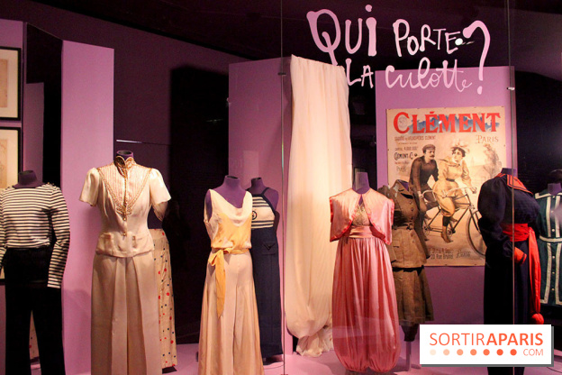 Tenue correcte exigée - pantalons féminins