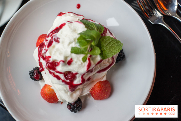 La belle armée : brasserie et bar à cocktail en face de l'Arc de Triomphe