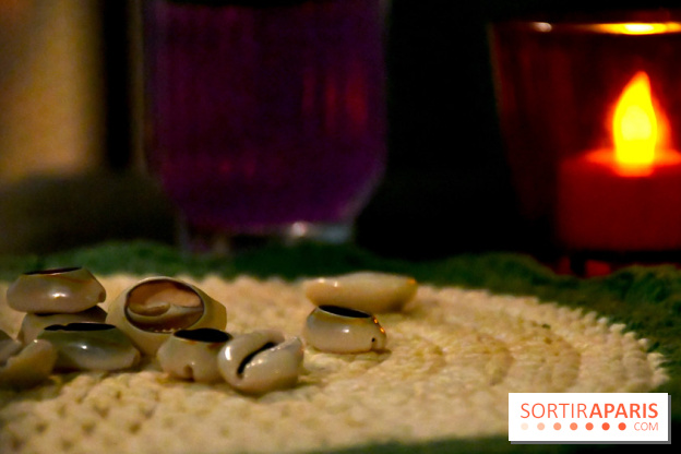 Afterwork ésotérique : des apéros voyance dans un bar à cocktails parisien