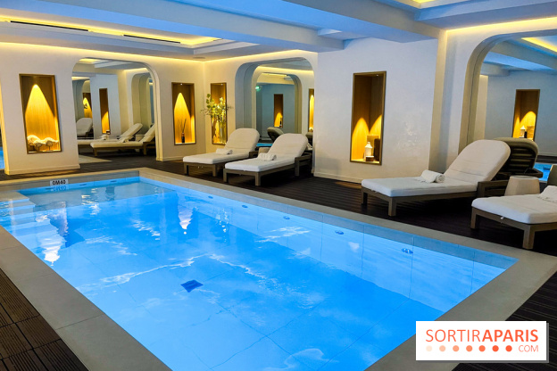 Au Black Door Paris spa, un rituel soin du visage avec accès piscine & un produit sur-mesure