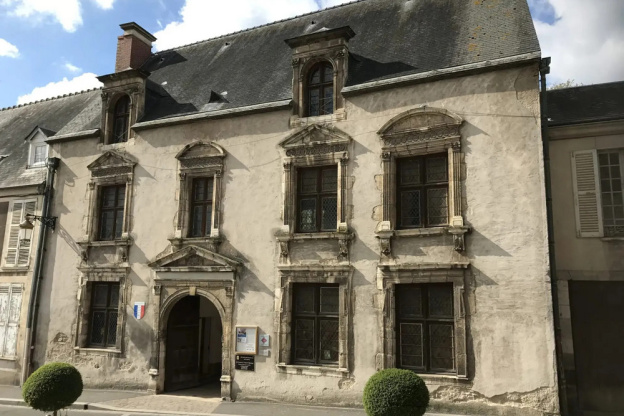 Bibliothèque Diane de Poitiers à Étampes