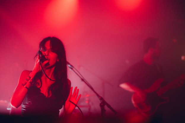 Matild en concert à Paris en juin 2025