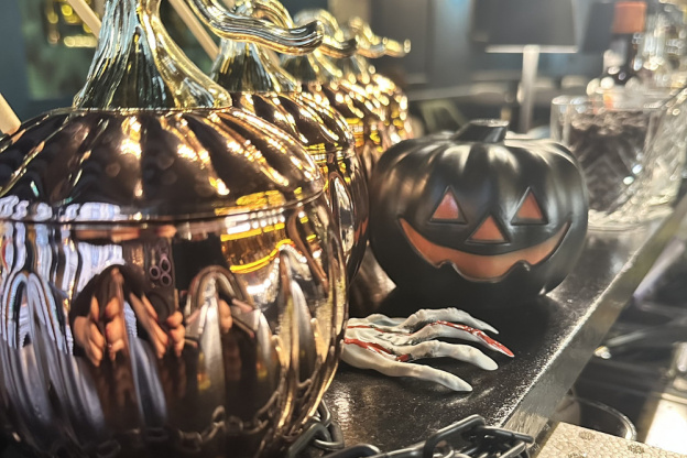 Halloween à Paris : cocktail citrouille et soirée déguisée au bar insolite du Solera