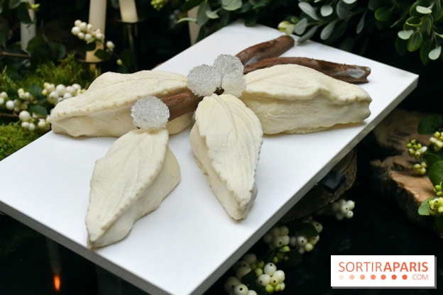 La Bûche de Noël 2025 du Park Hyatt Paris-Vendôme 2024 signée Naraé Kim