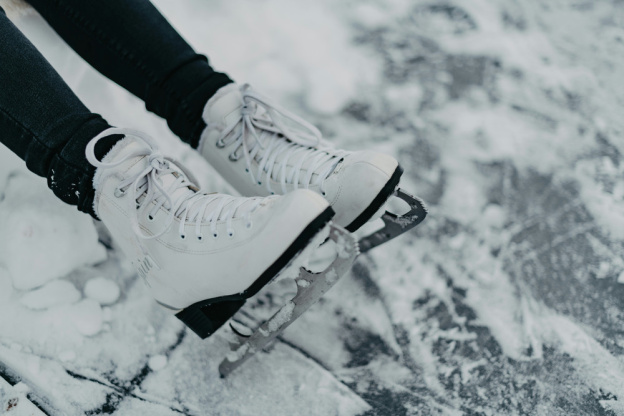 Noël 2025 à Orsay : un village d'hiver festif avec patinoire, chalet et décoration