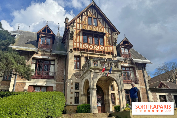 En région parisienne, cette mairie surprenante prend des allures de maison normande