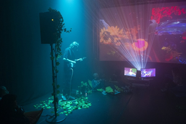 Nuit Blanche 2026 : Playtest d'un jeu vidéo narratif et impro musicale en live au Centre Culturel de Serbie