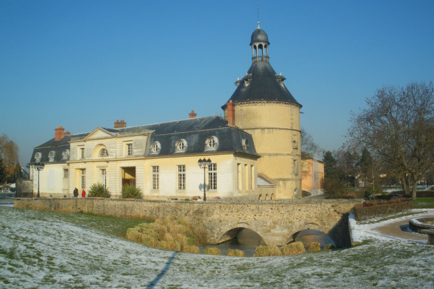 Ce donjon est le dernier vestige d'un ancien château d'Essonne : voici son histoire !