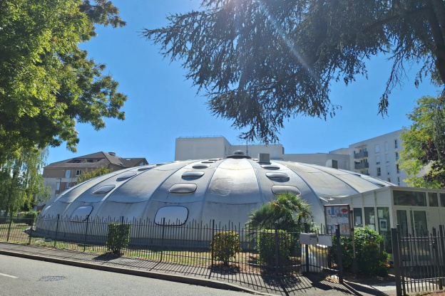 Journées de l'architecture 2026 : plongez sous la soucoupe de la piscine Tournesol des Fosses