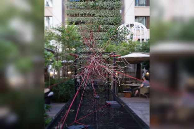 The Red Garden : installation artistique et cocktails éphémères au Mandarin Oriental