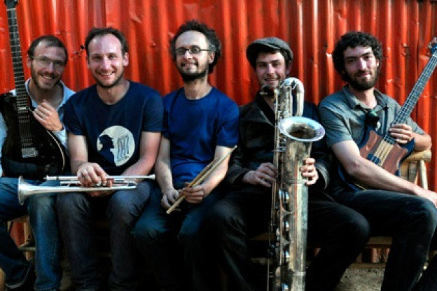 Concert gratuit d'Arat Kilo et Mamani Keita pour le lancement du magazine Ebdo