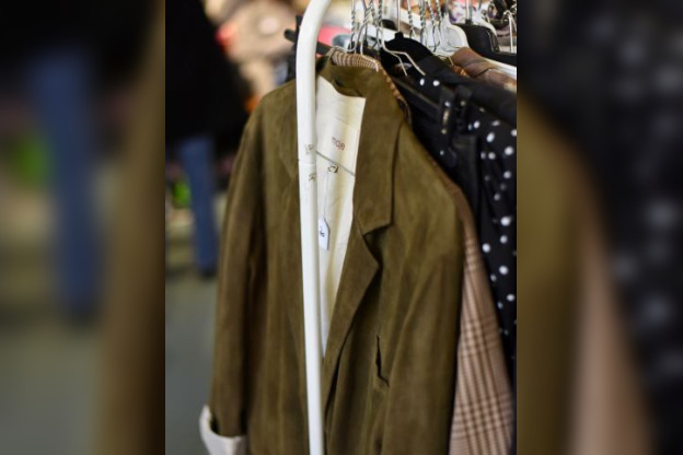 Violette Sauvage revient avec le plus grand vide-dressing de France !