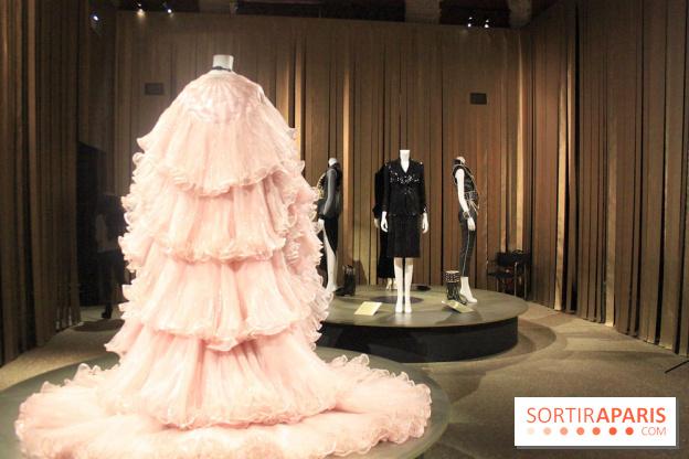 La garde robe de Dalida au Musée Galliera