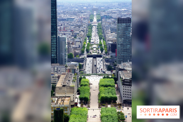 Réouverture du toit de la Grande Arche de La Défense