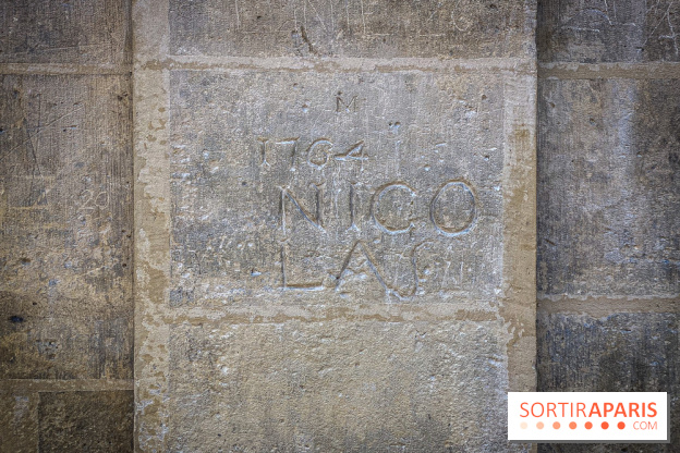 Le saviez-vous ? Ce graffiti de 1764 sur la place des Vosges est le plus vieux de Paris
